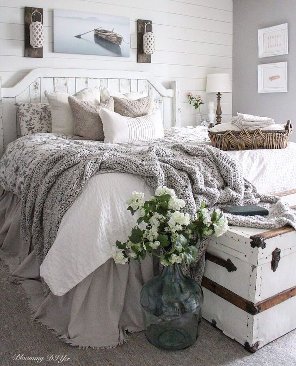 50 Elegant Farmhouse Bedroom Decor Ideas Homyhomee 