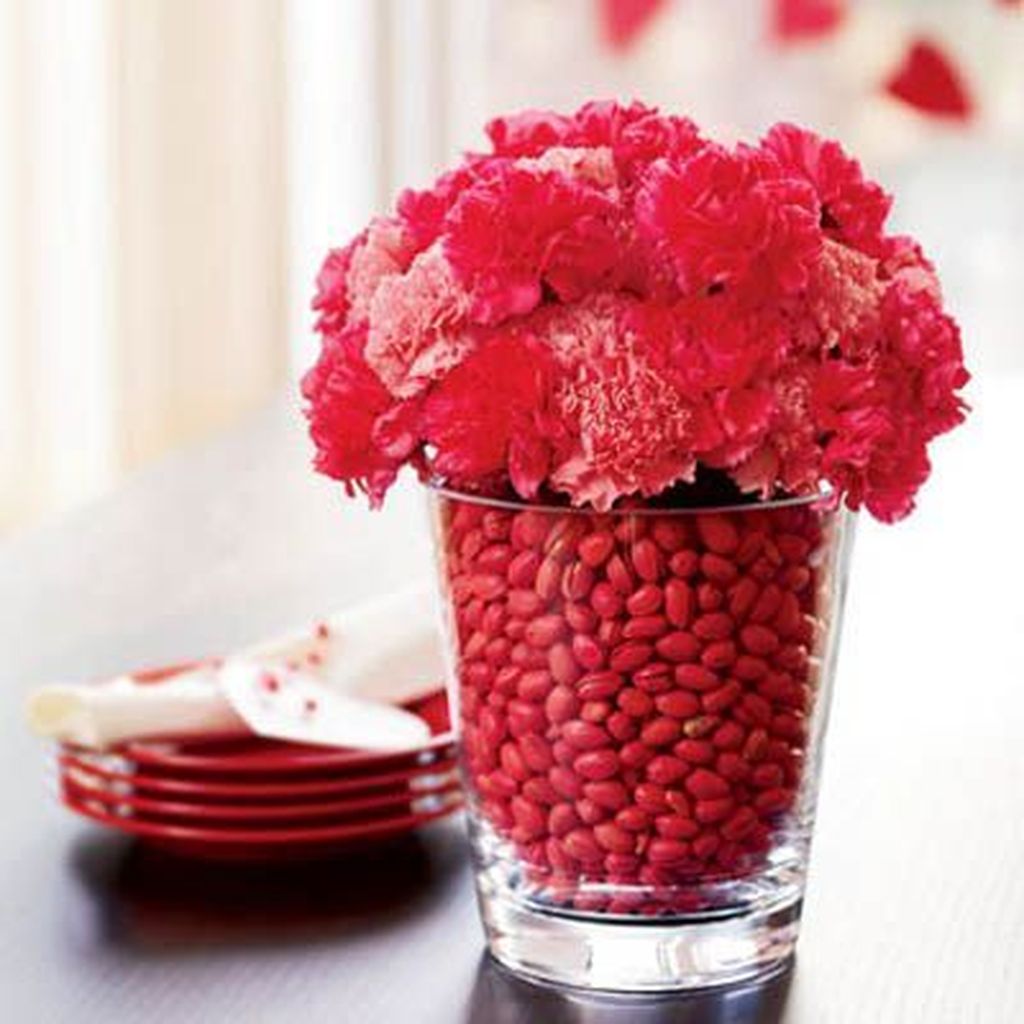 44-stunning-valentine-table-centerpiece-ideas-homyhomee