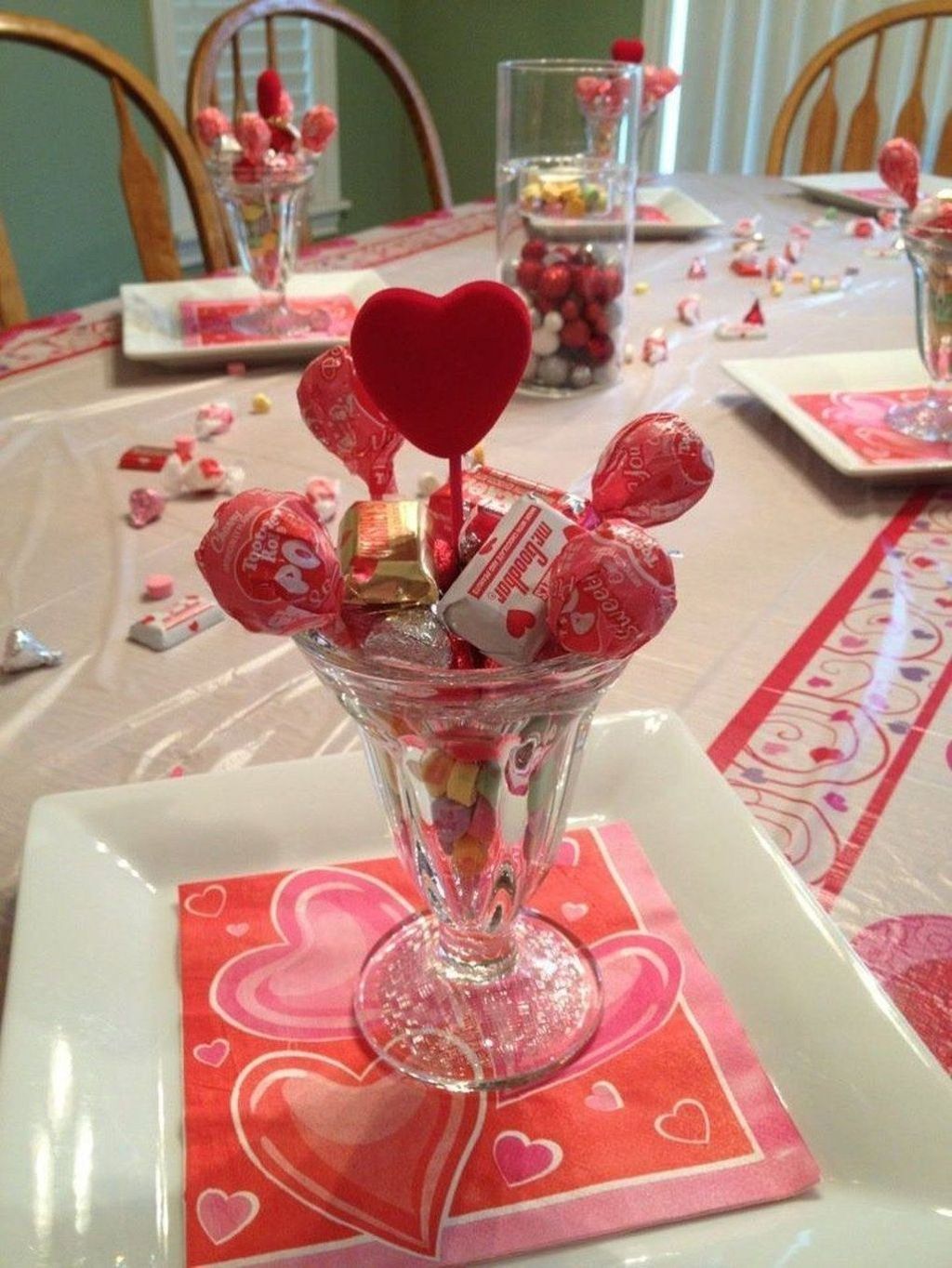 Stunning Valentine Table Centerpiece Ideas 24 Homyhomee 1663