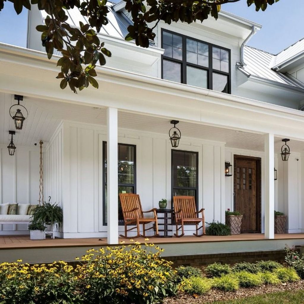 30 Beautiful Farmhouse Exterior Paint Colors Ideas - HOMYHOMEE