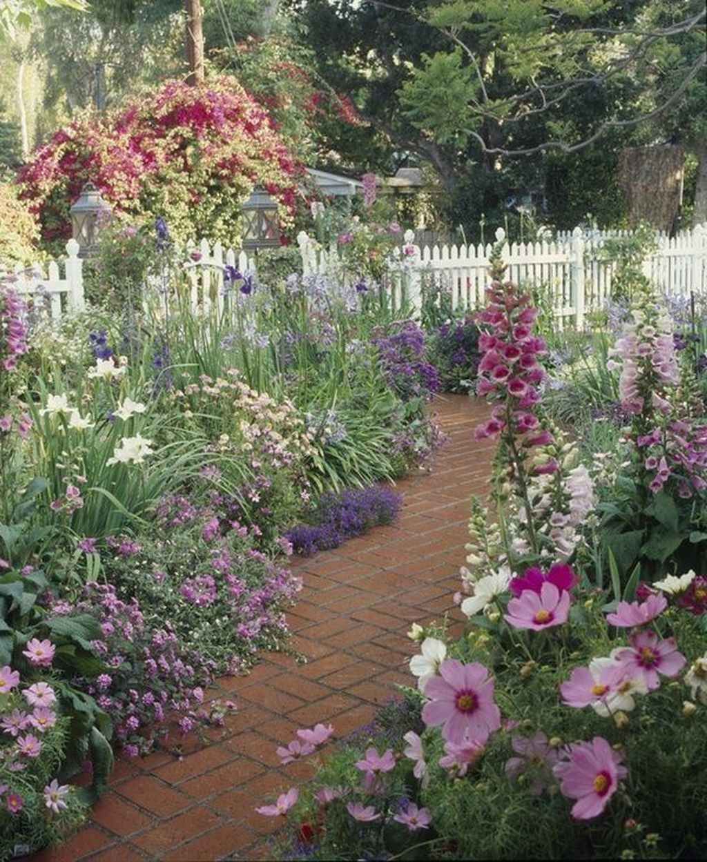 32 Lovely Flower Garden Design Ideas To Beautify Your Outdoor HOMYHOMEE