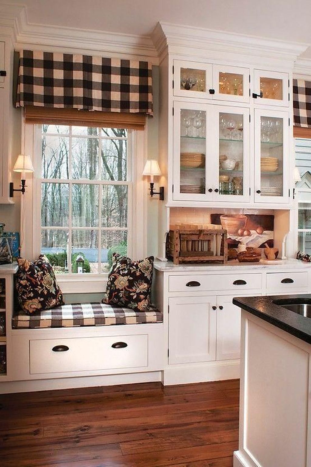Nice Rustic Farmhouse Kitchen Cabinets Design Ideas 31 - HOMYHOMEE