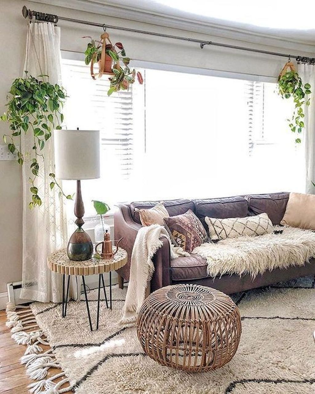 34 The Best Rustic Bohemian Living Room Decor Ideas - HOMYHOMEE