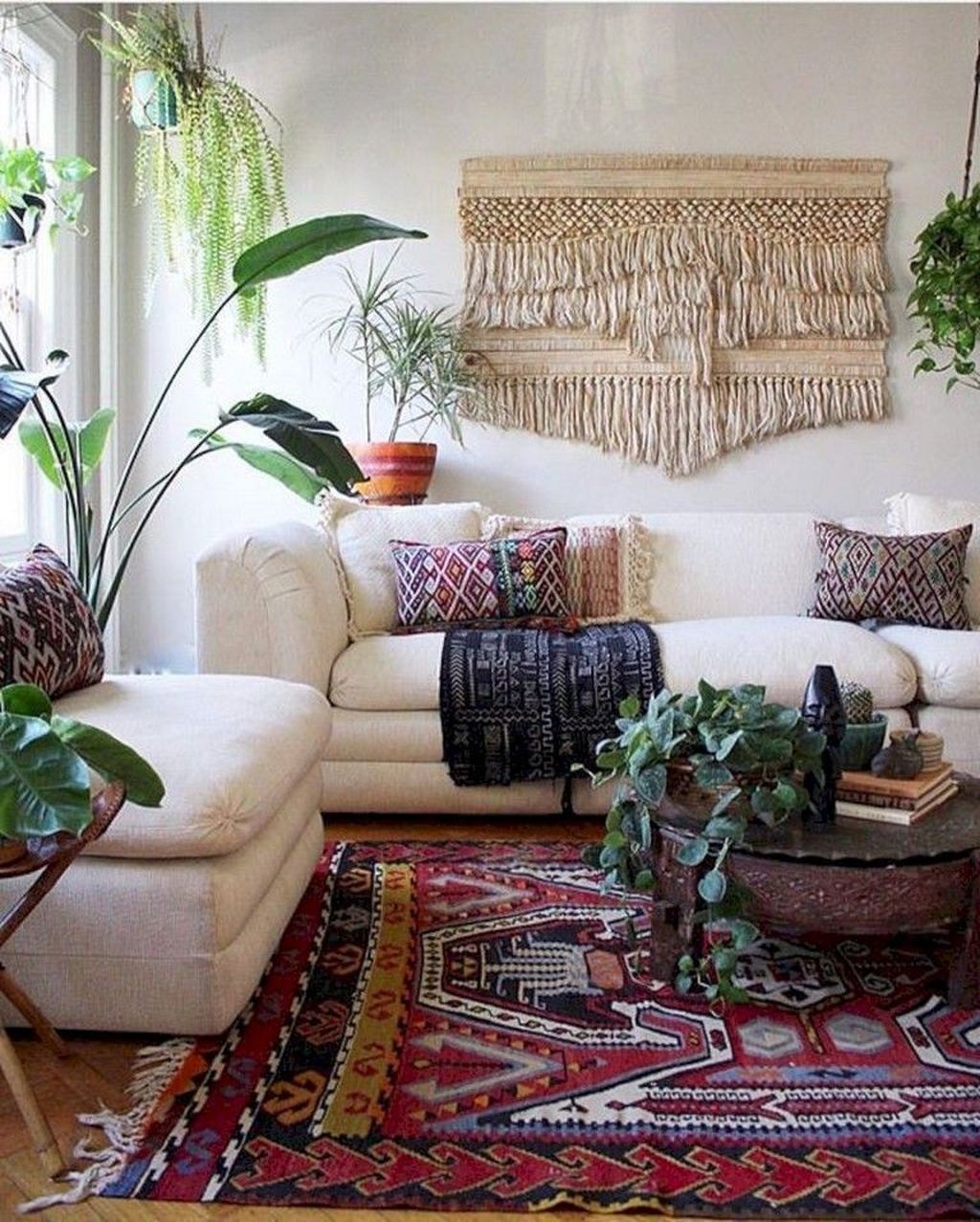 34 The Best Rustic Bohemian Living Room Decor Ideas - HOMYHOMEE