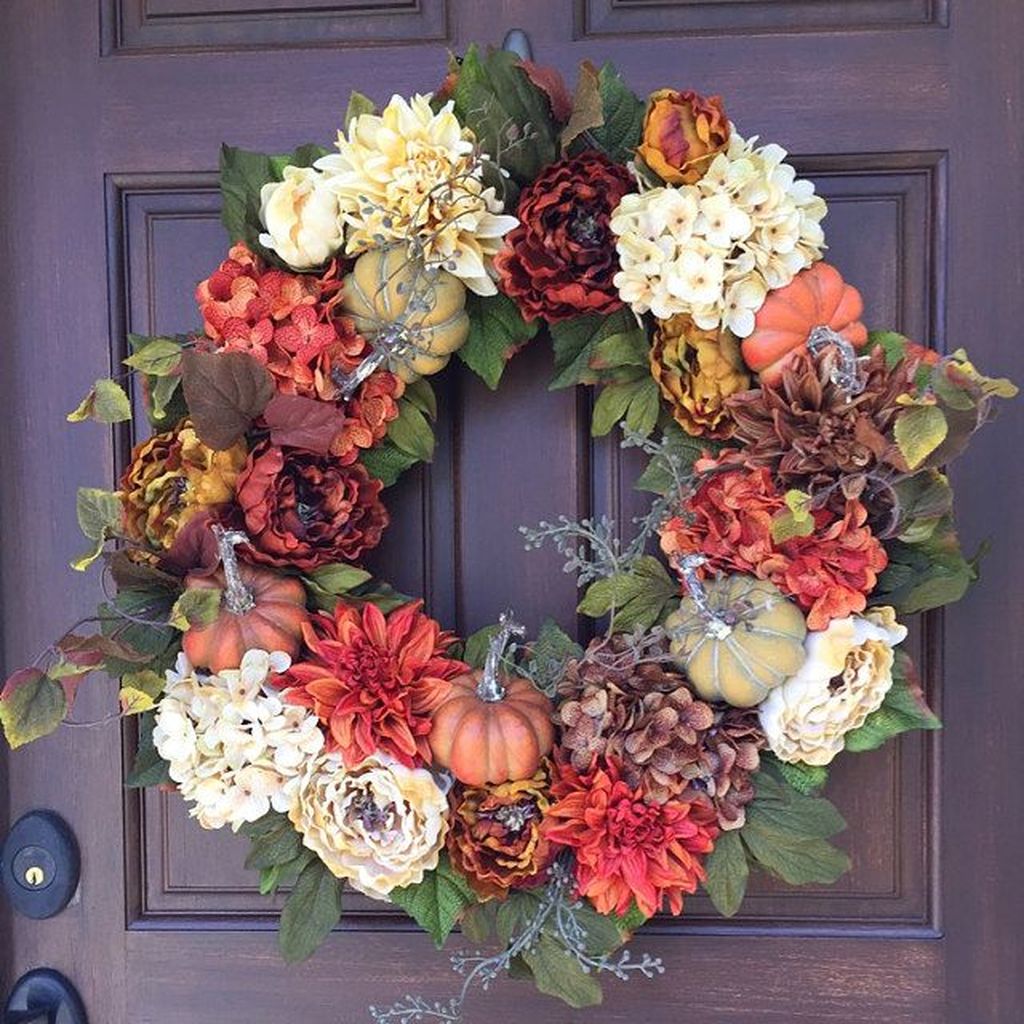 Inspiring Thanksgiving Front Door Decor Ideas 20