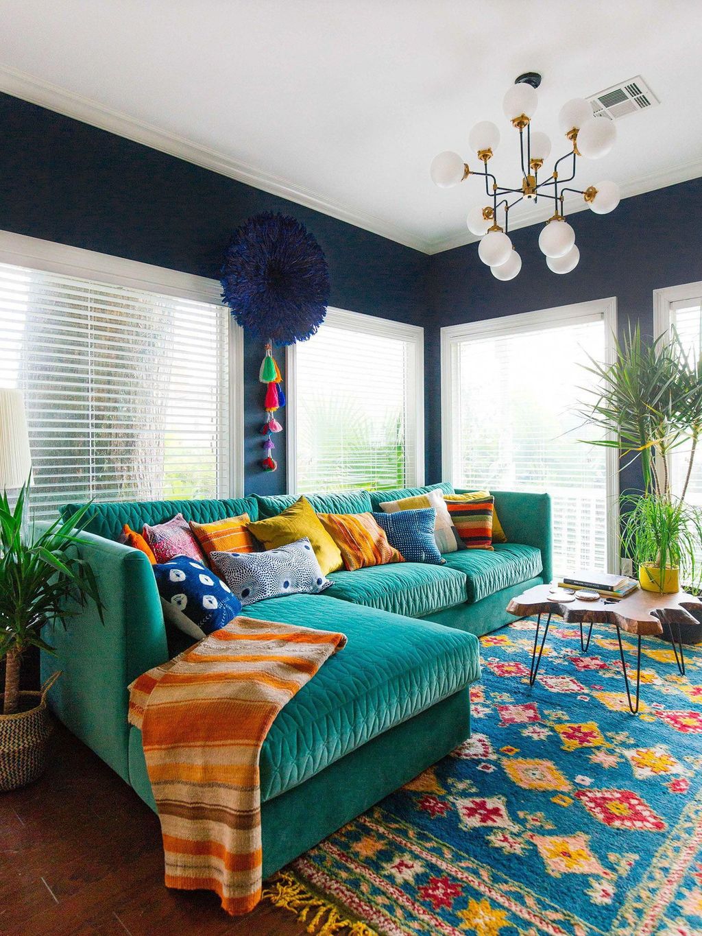 Lovely Colorful Living Room Ideas 03 - HOMYHOMEE