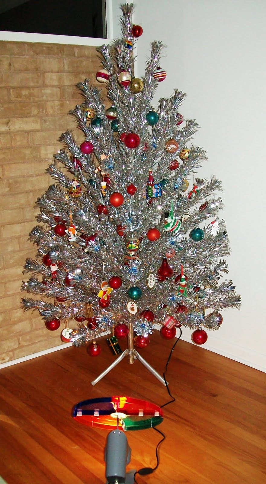 Aluminum Christmas Tree With Color Wheel